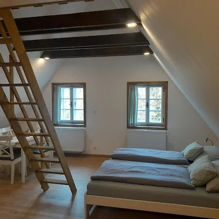 Bartluv Dvur Apartamento *